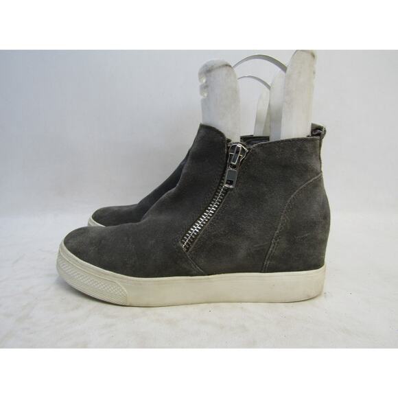 STEVE MADDEN Womens Size 8.5 M Gray Suede Hidden Wedge Zip Ankle Fashion Boots - Picture 1 of 11